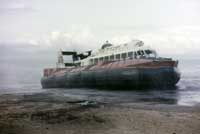 SR-N6 coming ashore at Stokes Bay 